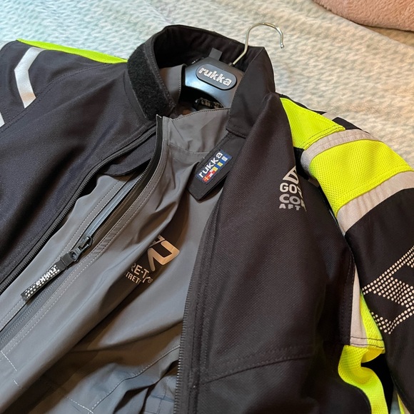 COPY - Gore-Tex riding Jacket - Picture 2 of 4